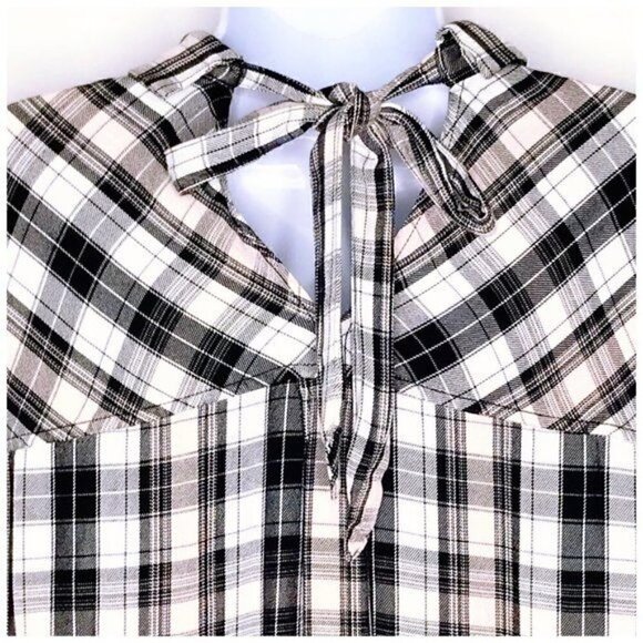 Sanctuary Plaid Tie Back Button Down Shirt size M. Price firm - Picture 5 of 7